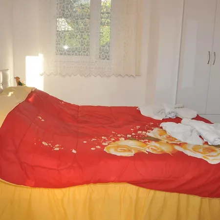 Happy Nur Otel
